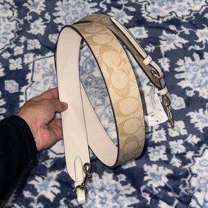 Men’s or Women’s reversible Coach Tan and White Women's adjustable cross bag!